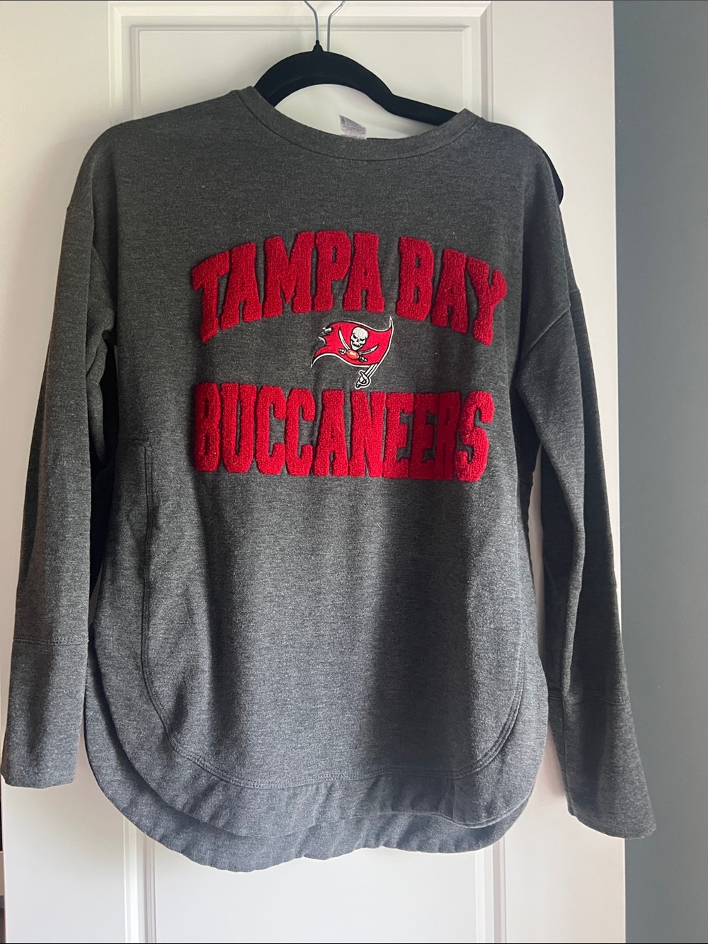 Tampa Bay Buccaneers Gray Pullover Sweatshirt